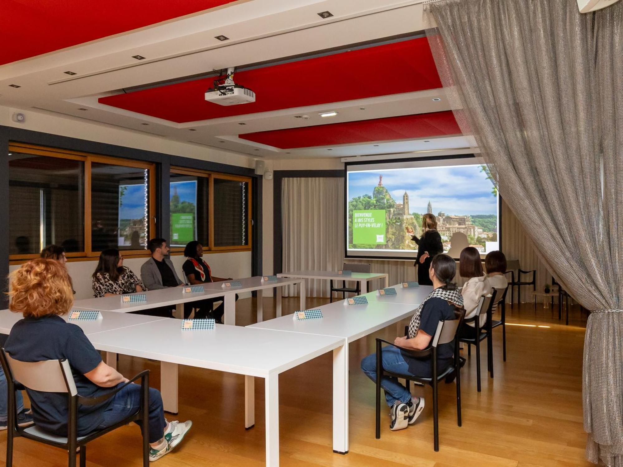 Ibis Styles Le Puy En Velay Hotel Buitenkant foto