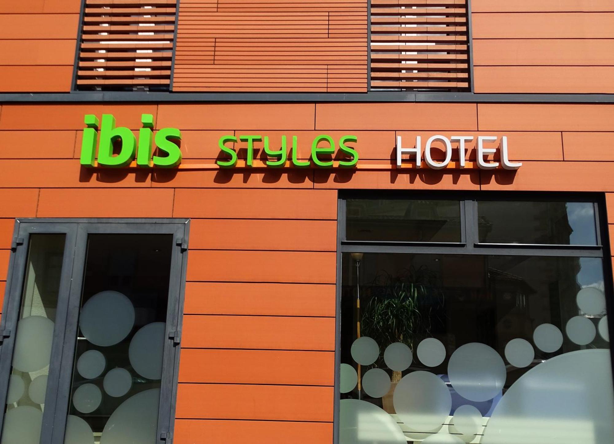 Ibis Styles Le Puy En Velay Hotel Buitenkant foto